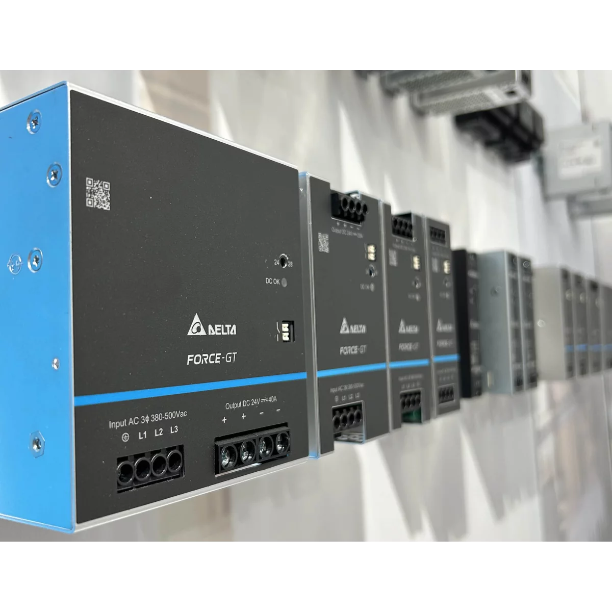 24V DC DIN-rail power supplies for every industrial application