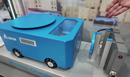 Smart wireless charging <br>with Delta MOOVair