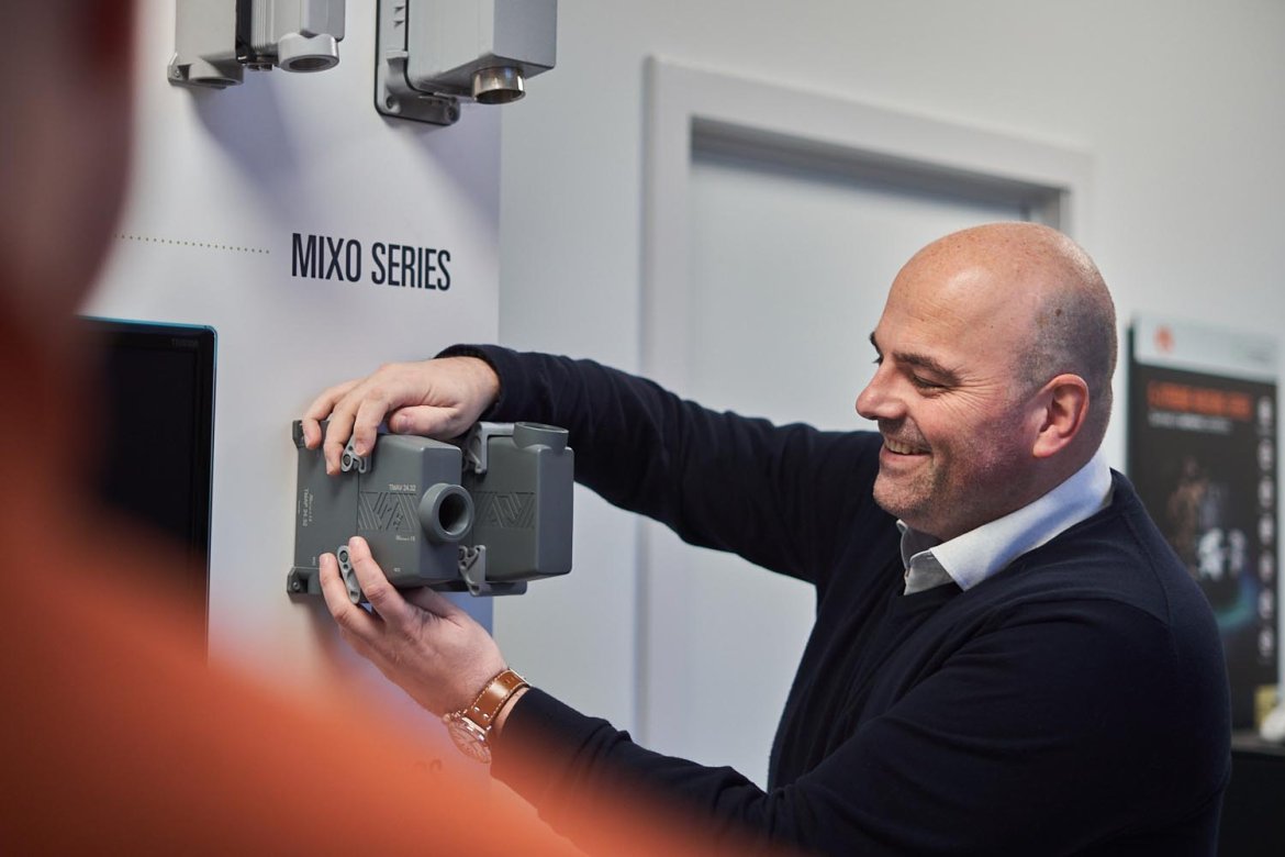 Connector & power supply partner